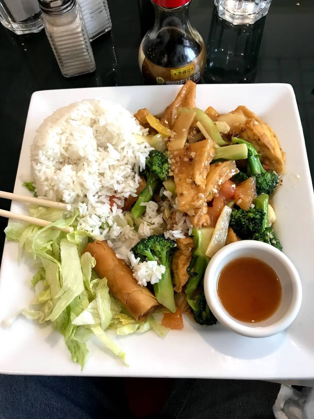 Restaurant Delicieux | restaurant | 5665 Chemin de la Côte-des-Neiges, Montréal, QC H3T 1Y8, Canada | 5143427687 OR +1 514-342-7687