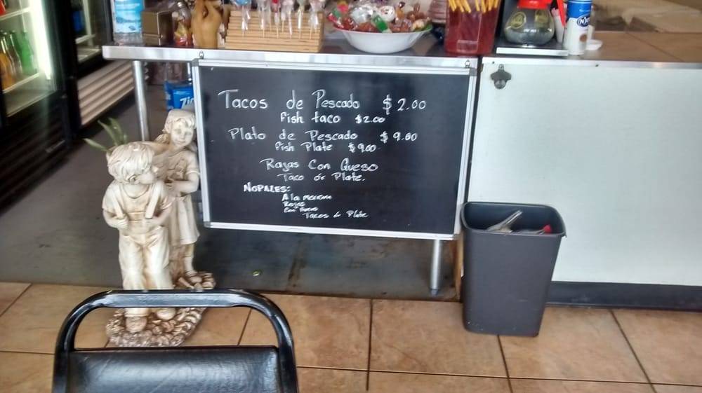 Tortilleria and taqueria El Charito | restaurant | 2261 Singleton Blvd, Dallas, TX 75212, USA | 2148790080 OR +1 214-879-0080