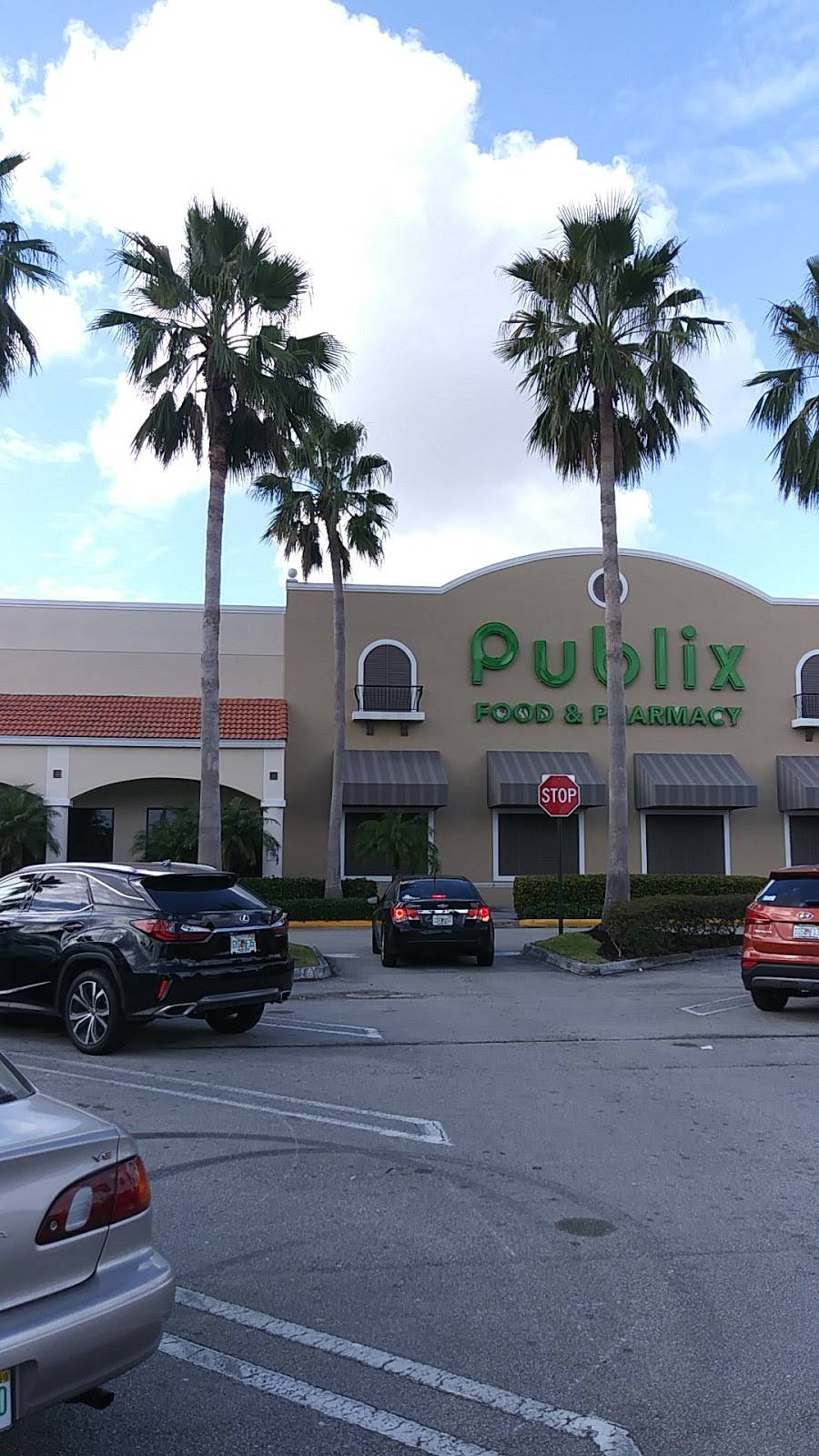 Shoppes at Lago Mar | shopping mall | 15700 SW 72nd St, Miami, FL 33193, USA | 3059471664 OR +1 305-947-1664