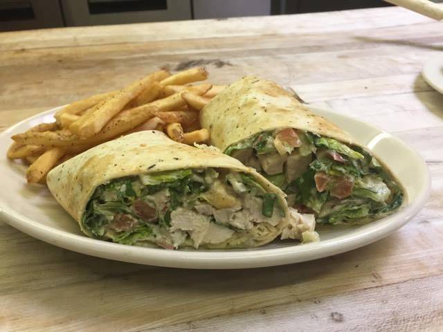 Lou’s LaGrotto | restaurant | 3001 5th St, Peru, IL 61354, USA | 8152233083 OR +1 815-223-3083