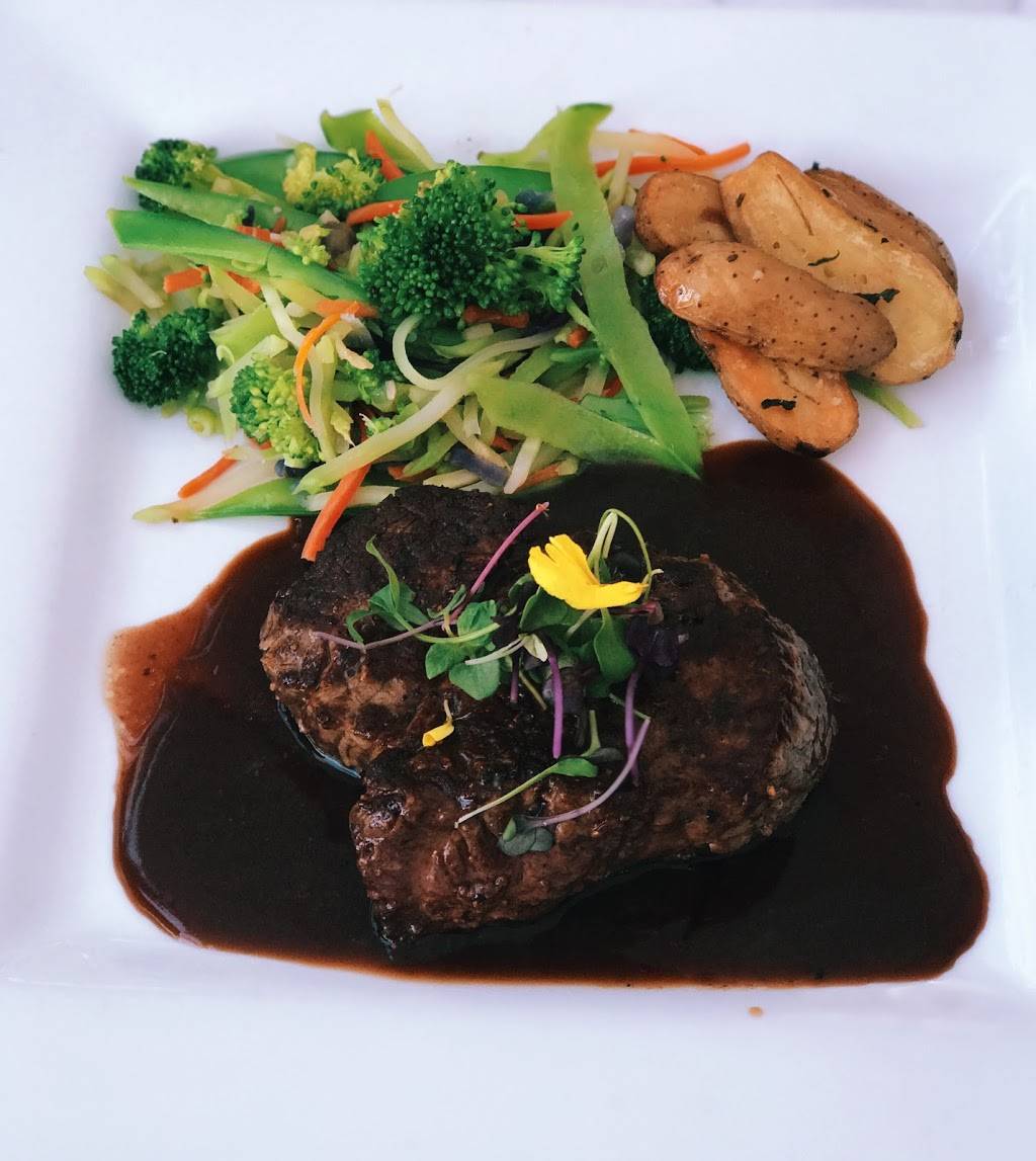 Crown Bistro | restaurant | 520 Orange Ave, Coronado, CA 92118, USA | 6194353678 OR +1 619-435-3678