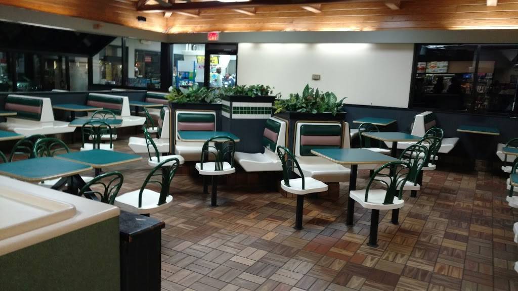 Burger King | restaurant | 100 Market Dr, Emporia, VA 23847, USA | 4346346247 OR +1 434-634-6247