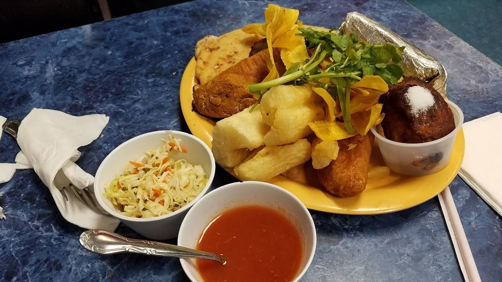 Salvadoreño Restaurant | restaurant | 303 E Southern Ave, Mesa, AZ 85210, USA | 4808351038 OR +1 480-835-1038