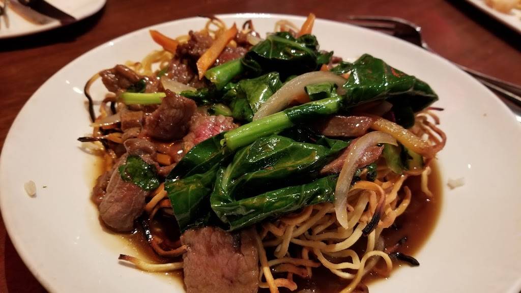 Wokn Fire | restaurant | 590 Village Center Dr, Burr Ridge, IL 60527, USA | 6303235100 OR +1 630-323-5100