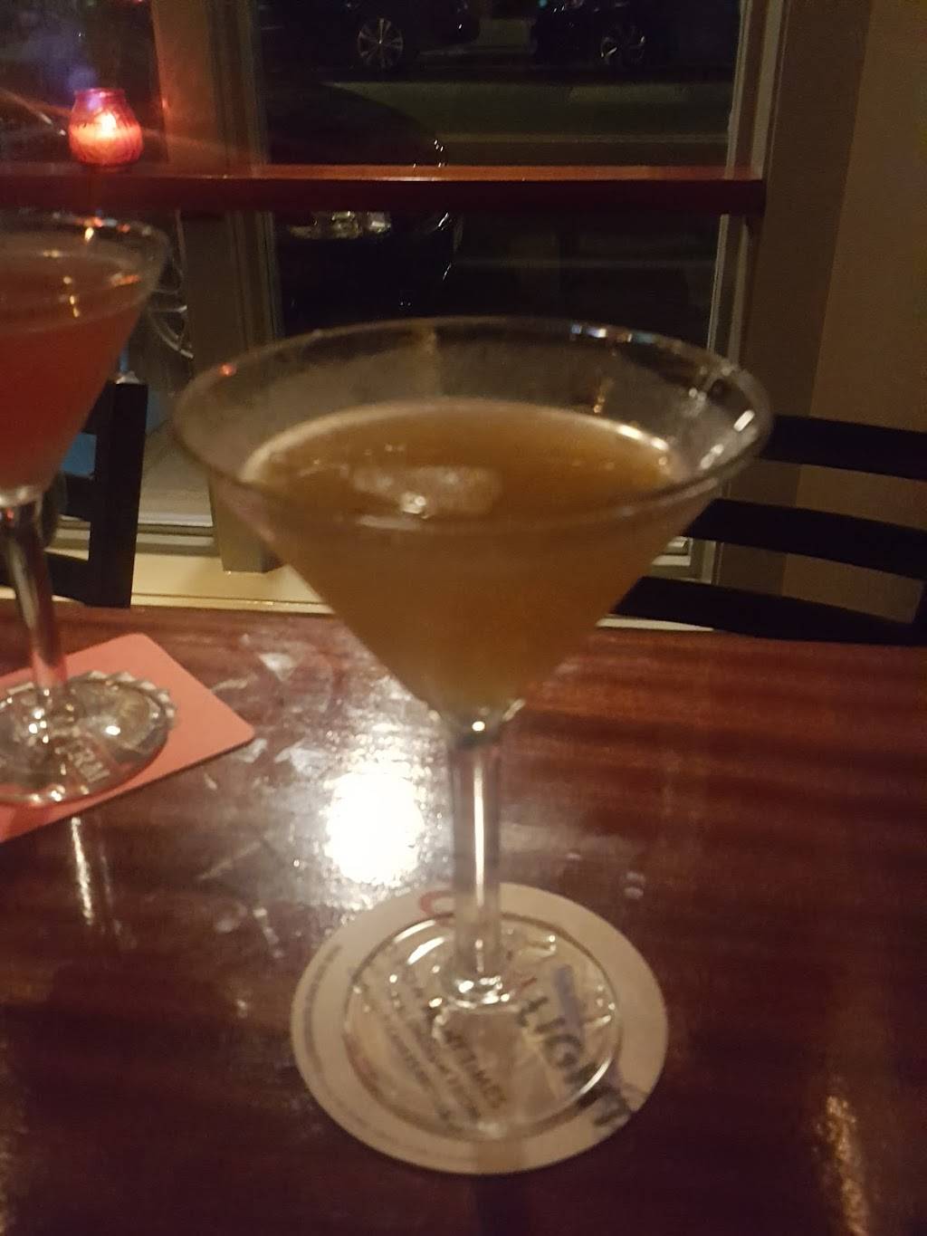 Tar Bar | restaurant | 47 Court St, Plymouth, MA 02360, USA | 7743435623 OR +1 774-343-5623