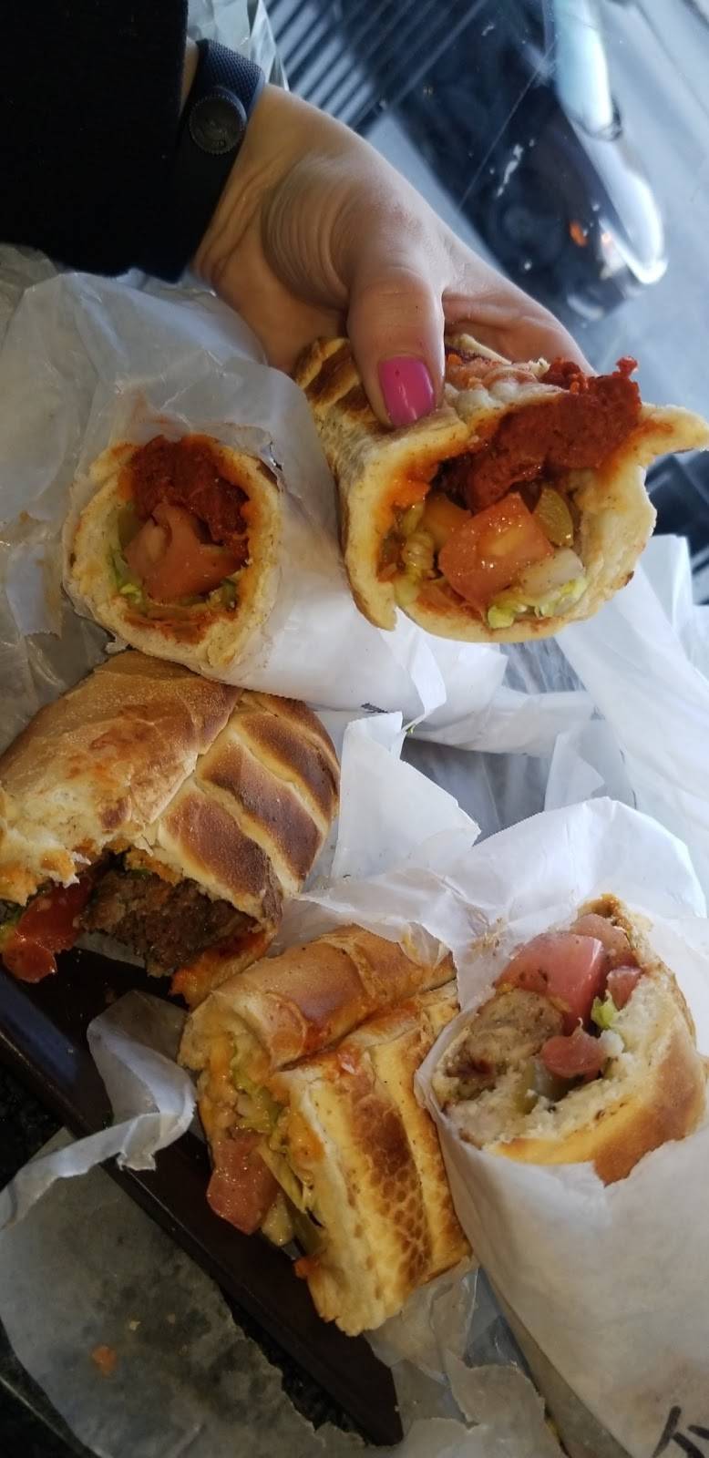 restaurant farhat cote des neiges | restaurant | 5785 Chemin de la Côte-des-Neiges, Montréal, QC H3S 1Y8, Canada | 5147384045 OR +1 514-738-4045