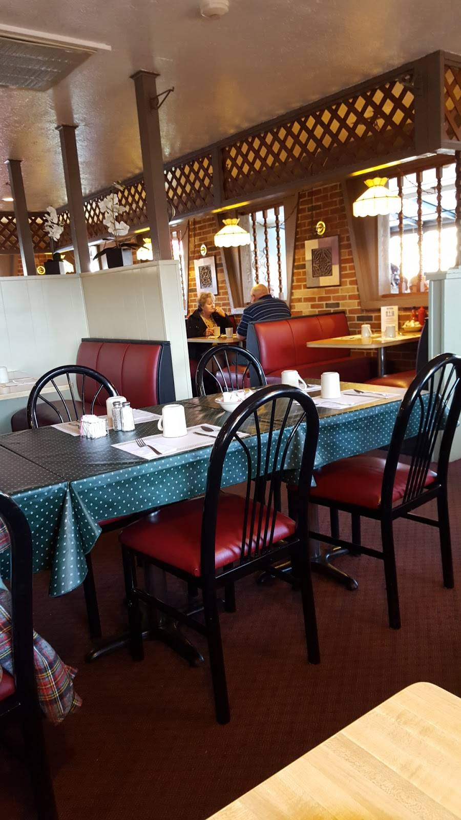 THE GARDEN FAMILY RESTAURANT | restaurant | 14957 Snow Rd, Brook Park, OH 44142, USA | 2162675573 OR +1 216-267-5573