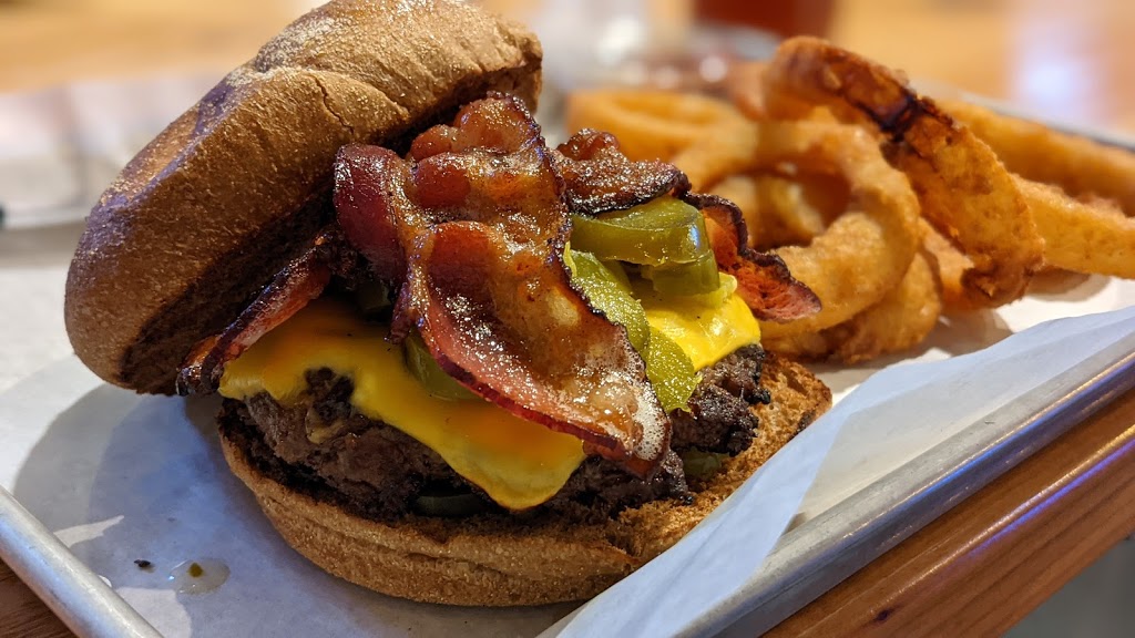 Lehne Burger Estero | restaurant | 23111 Fashion Dr Unit 111, Estero, FL 33928, USA | 2392995731 OR +1 239-299-5731