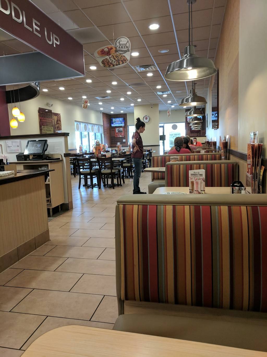 Huddle House | meal takeaway | 1920 Jesse Jewell Pkwy, Gainesville, GA 30501, USA | 4702525870 OR +1 470-252-5870