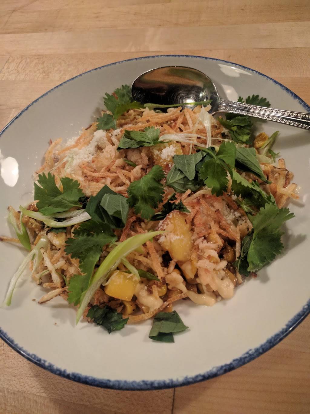 Giant | restaurant | 3209 W Armitage Ave, Chicago, IL 60647, USA | 7732520997 OR +1 773-252-0997