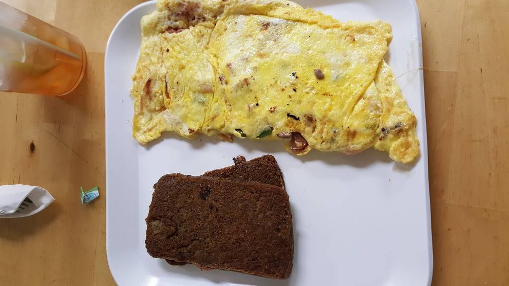 Country Deli | restaurant | 1176 Middletown Rd, Gradyville, PA 19039, USA | 6105583354 OR +1 610-558-3354