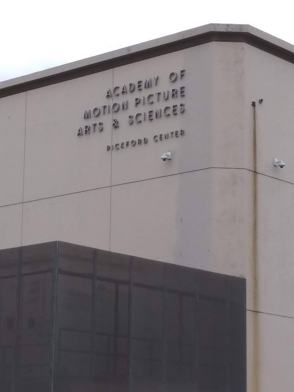 Bliss Art House Cafe | restaurant | 1249 Vine St, Los Angeles, CA 90038, USA | 3239622986 OR +1 323-962-2986