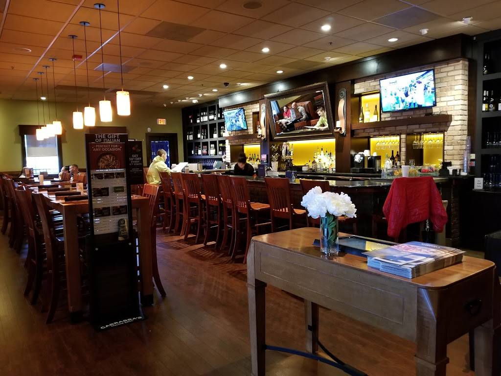 Carrabbas Italian Grill | restaurant | 4765 S 76th St, Greenfield, WI 53220, USA | 4142824158 OR +1 414-282-4158