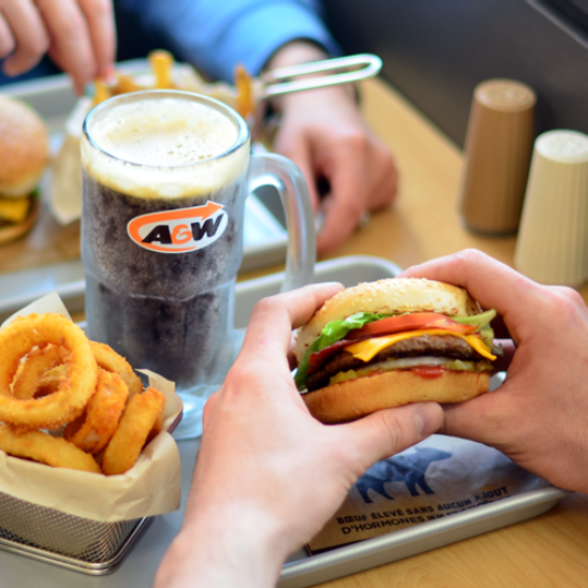 A&W | restaurant | 7610 Boulevard Newman, LaSalle, QC H8N 1X8, Canada | 5143687770 OR +1 514-368-7770