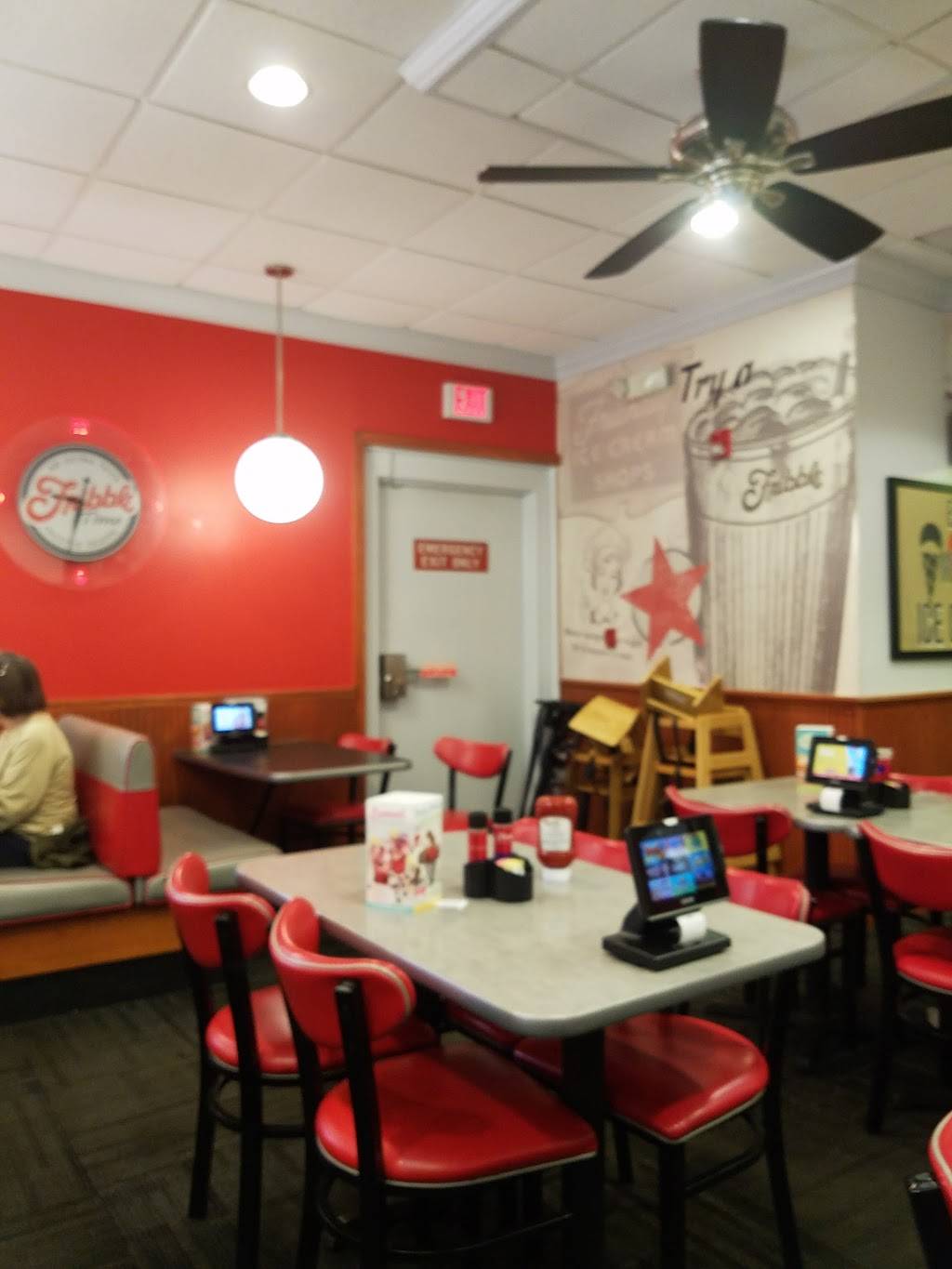 Friendlys | restaurant | 1745 Northampton St, Holyoke, MA 01040, USA | 4135364332 OR +1 413-536-4332