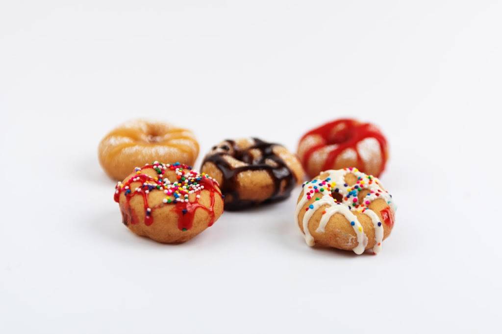 Mini Donut Factory | bakery | 6170 W Grand Ave #471, Gurnee, IL 60031, USA | 8478555970 OR +1 847-855-5970