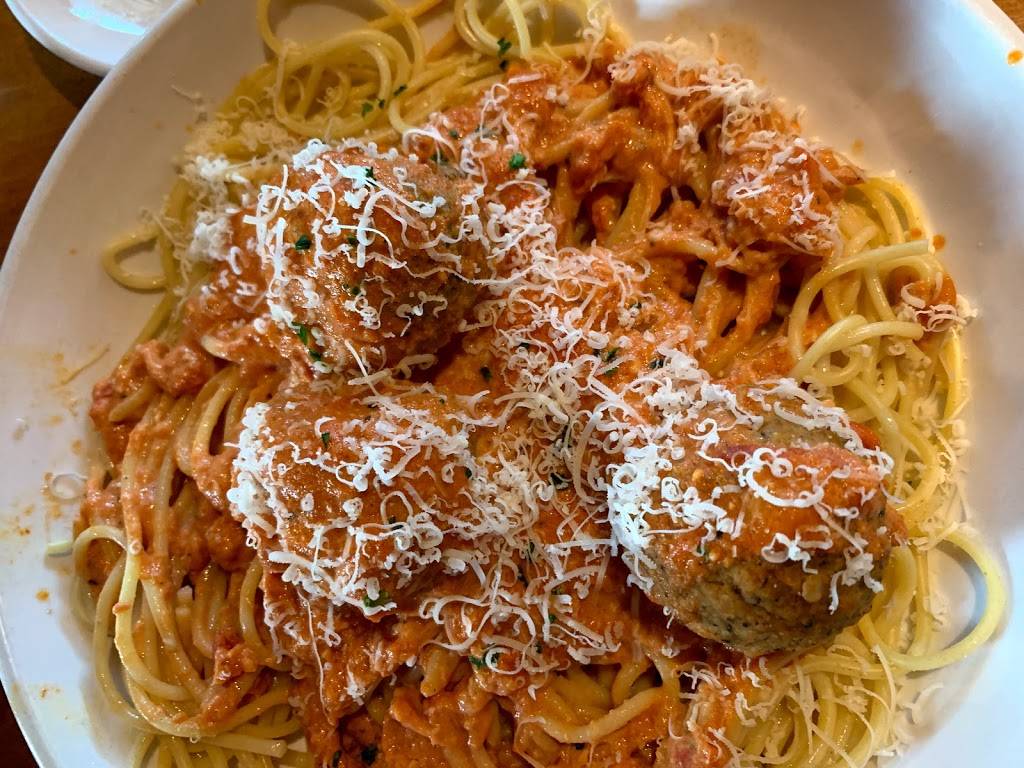 Olive Garden Italian Restaurant | meal takeaway | 1230 Veterans Pkwy, Clarksville, IN 47129, USA | 8122188304 OR +1 812-218-8304