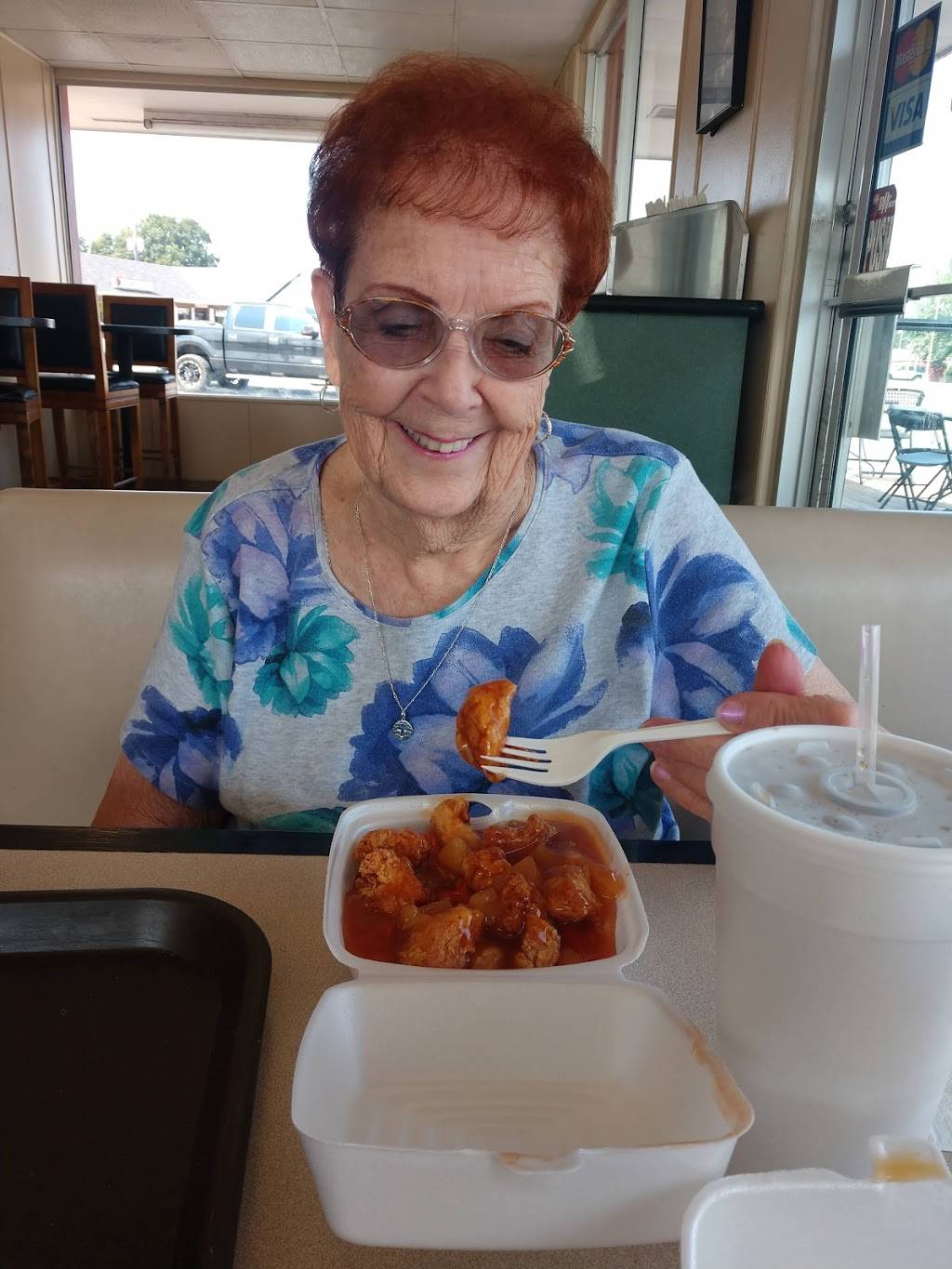 Master Wongs | restaurant | 1003 S Springfield Ave, Bolivar, MO 65613, USA | 4173266056 OR +1 417-326-6056