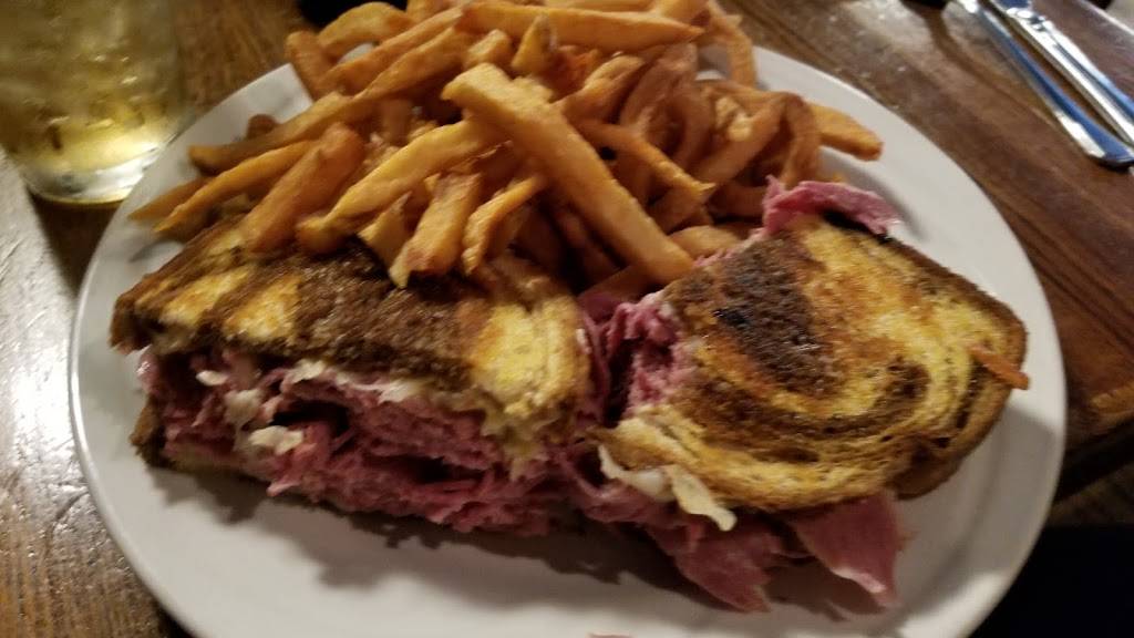 Maggie Mileys | restaurant | 126 E Beaufort St, Normal, IL 61761, USA | 3098074301 OR +1 309-807-4301