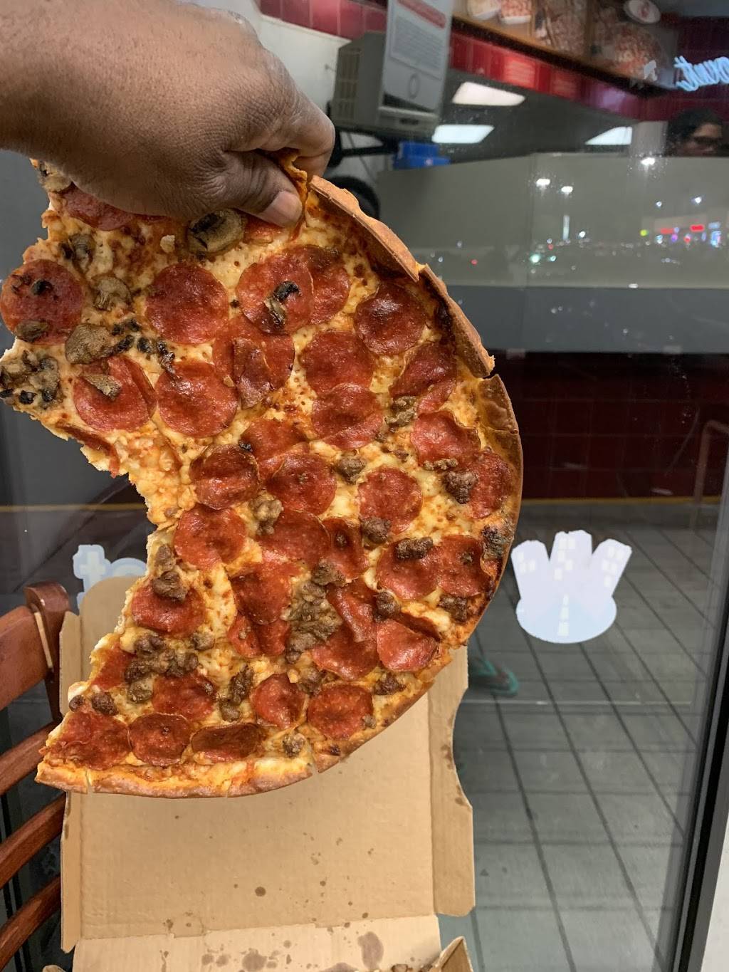 Pizza Hut | restaurant | 7009 Martin Luther King Jr Hwy B10, Landover, MD 20785, USA | 3017732300 OR +1 301-773-2300