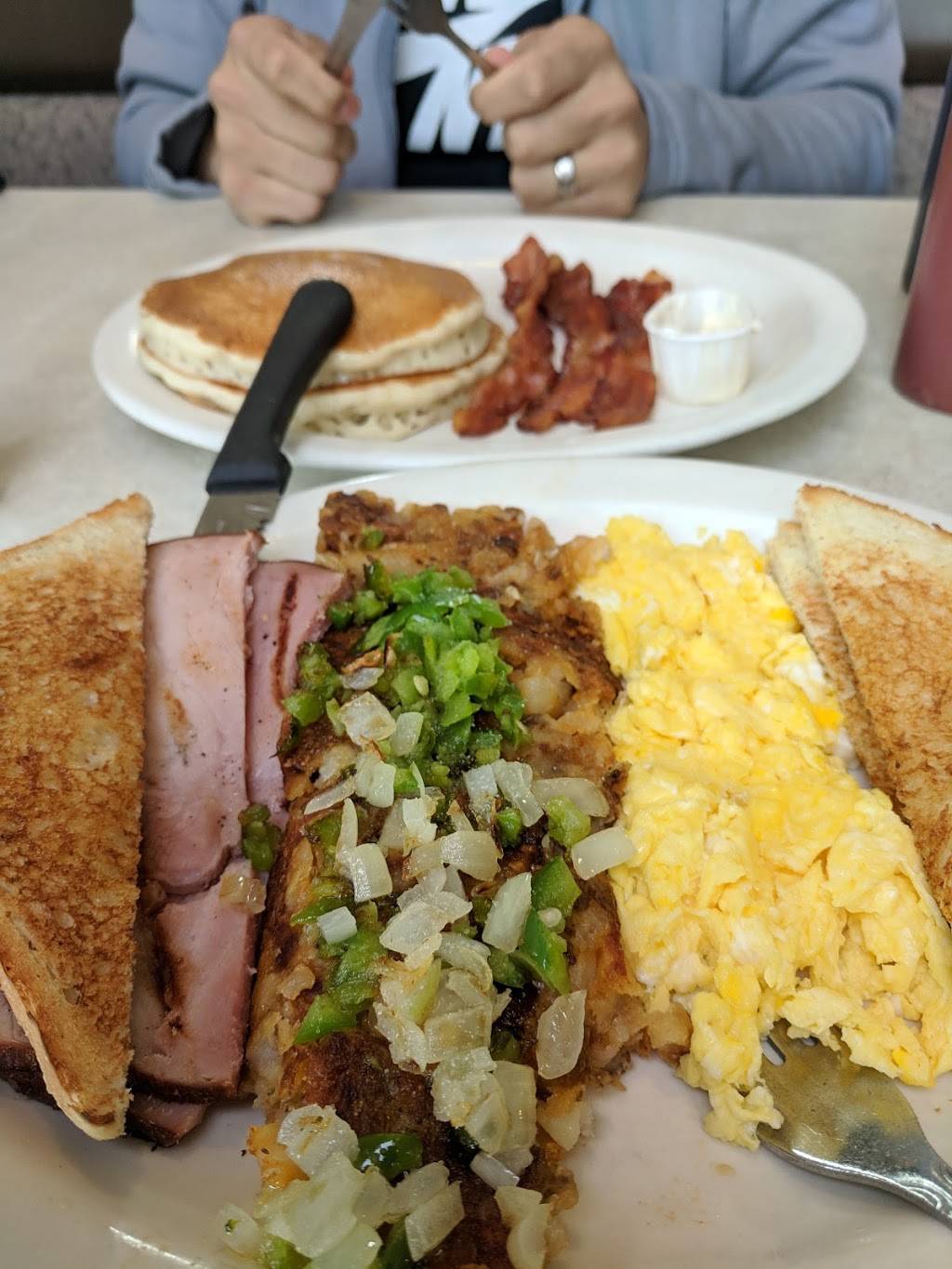 Olympic Restaurant | restaurant | 4611 Genesee St, Cheektowaga, NY 14225, USA | 7168394022 OR +1 716-839-4022