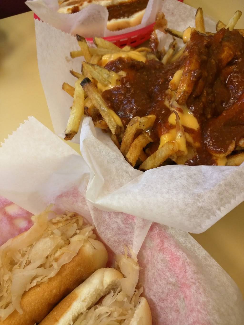 Brighton Hot Dog Shoppe | restaurant | 5990 University Blvd, Moon, PA 15108, USA | 4122999212 OR +1 412-299-9212