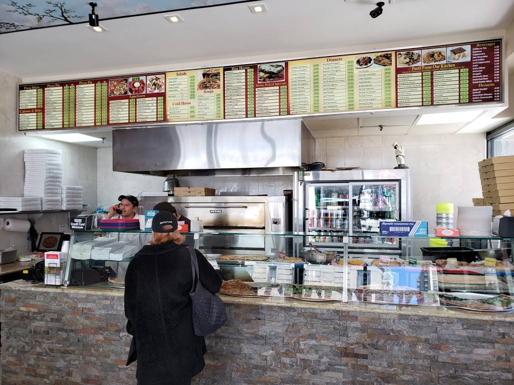 Italian Village Pizza | restaurant | 1494 1st Avenue #1, New York, NY 10075, USA | 2125355950 OR +1 212-535-5950