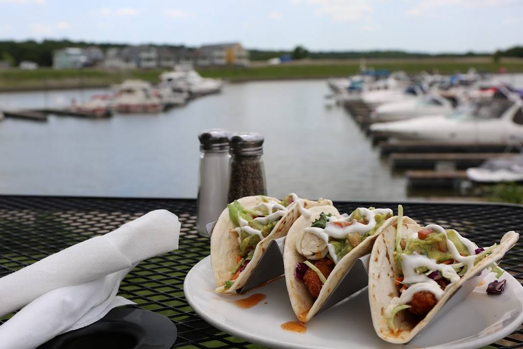 Red Dog Grill | restaurant | 411 Great Loop E Dr, Ottawa, IL 61350, USA | 8154344406 OR +1 815-434-4406