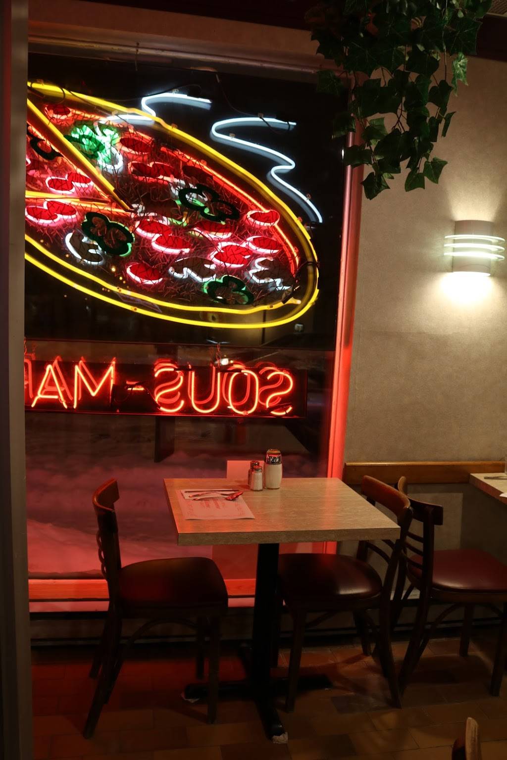 Restaurant Da Frank | restaurant | 5651 Rue Laurendeau, Montréal, QC H4E 3W5, Canada | 5147650389 OR +1 514-765-0389