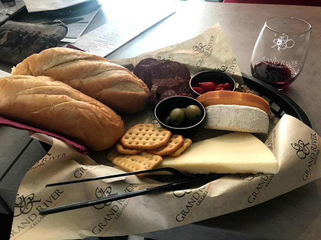 Grand River Cellars | restaurant | 5750 S Madison Rd, Madison, OH 44057, USA | 4402989838 OR +1 440-298-9838