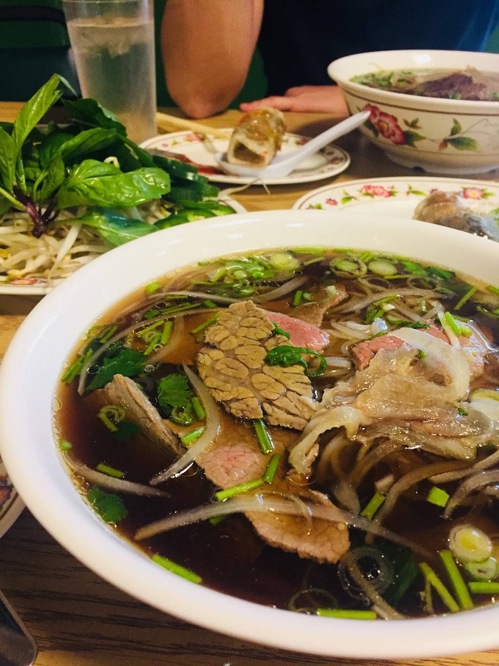 Saigon Grill | restaurant | 2929 N Roxboro St, Durham, NC 27704, USA | 9193999800 OR +1 919-399-9800