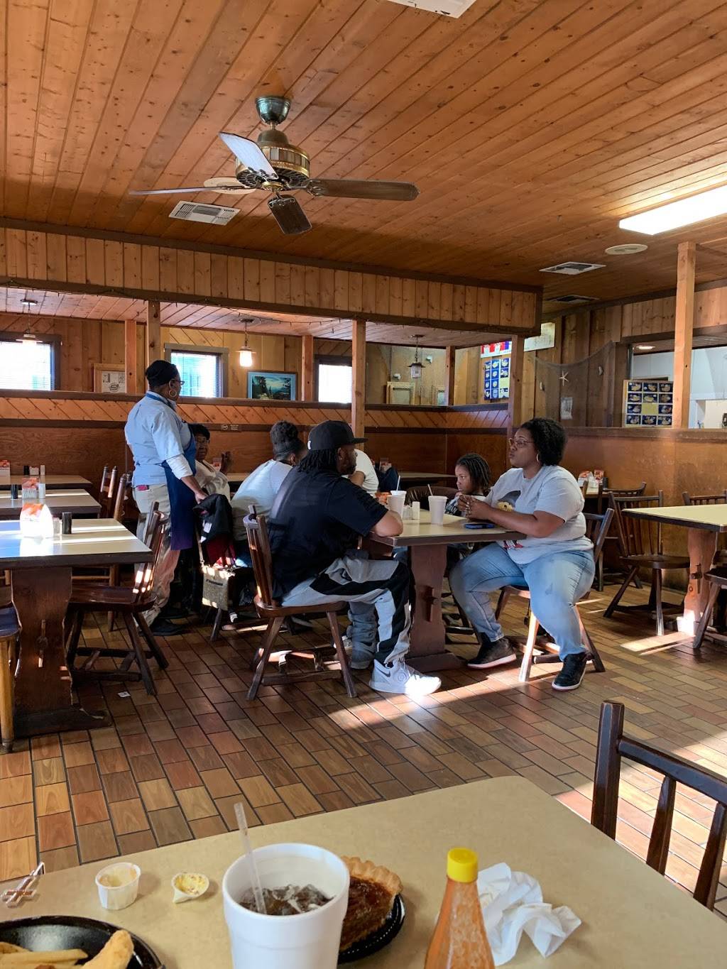 Catfish King Restaurant | restaurant | 6940 S Cockrell Hill Rd, Dallas, TX 75236, USA | 9722968203 OR +1 972-296-8203