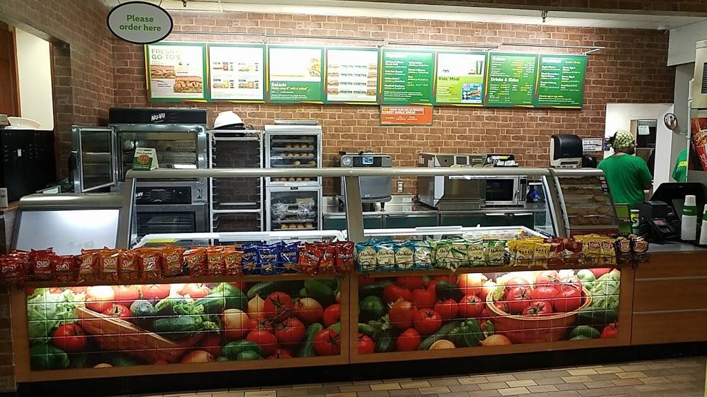 Subway | restaurant | 11957 Douglas Ave, Urbandale, IA 50322, USA | 5152763044 OR +1 515-276-3044