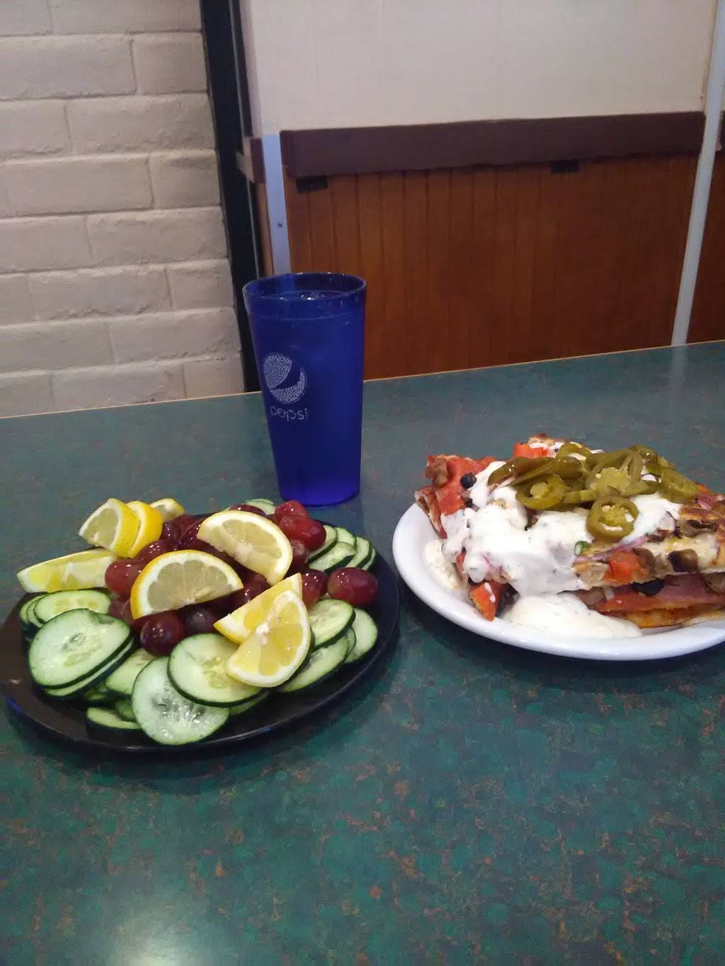 Round Table Pizza | meal delivery | 16740 Monterey Rd, Morgan Hill, CA 95037, USA | 4087796300 OR +1 408-779-6300