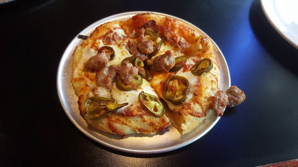 Erbellis Gourmet Pizzeria, Italian Bistro & Pub | restaurant | 6214 Stadium Dr, Kalamazoo, MI 49009, USA | 2693750408 OR +1 269-375-0408