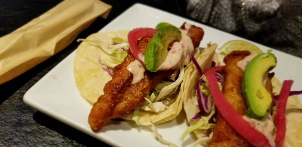 Coltons Social House | restaurant | 1150 Shaw Ave, Clovis, CA 93612, USA | 5597216655 OR +1 559-721-6655