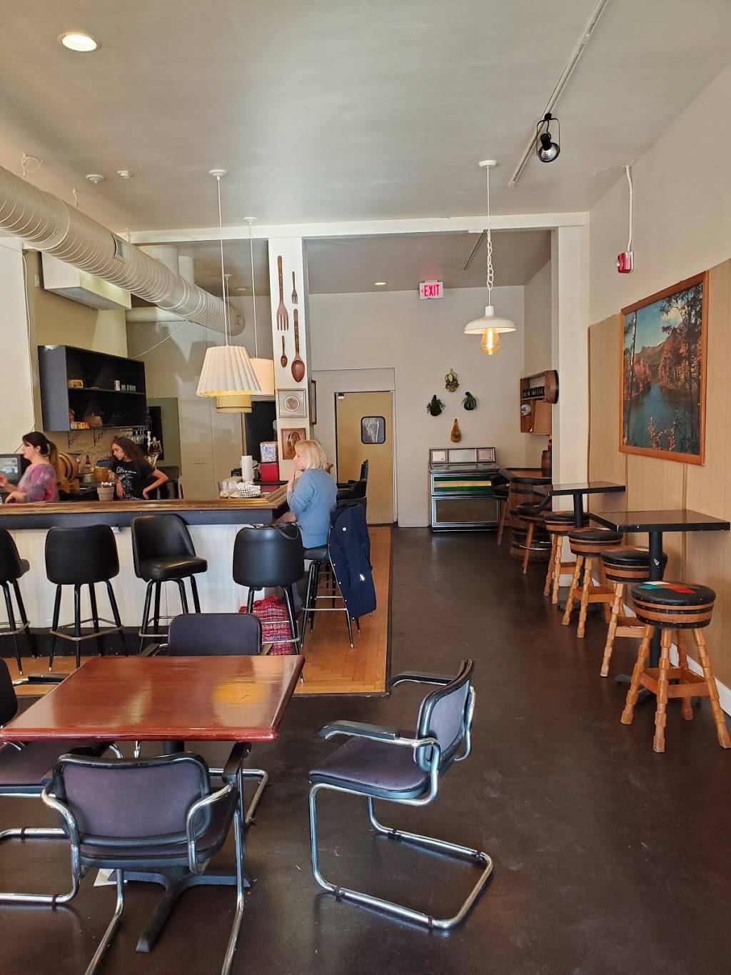 Broadway Marys | restaurant | 939 Broadway Ave, Lorain, OH 44052, USA | 4406544789 OR +1 440-654-4789