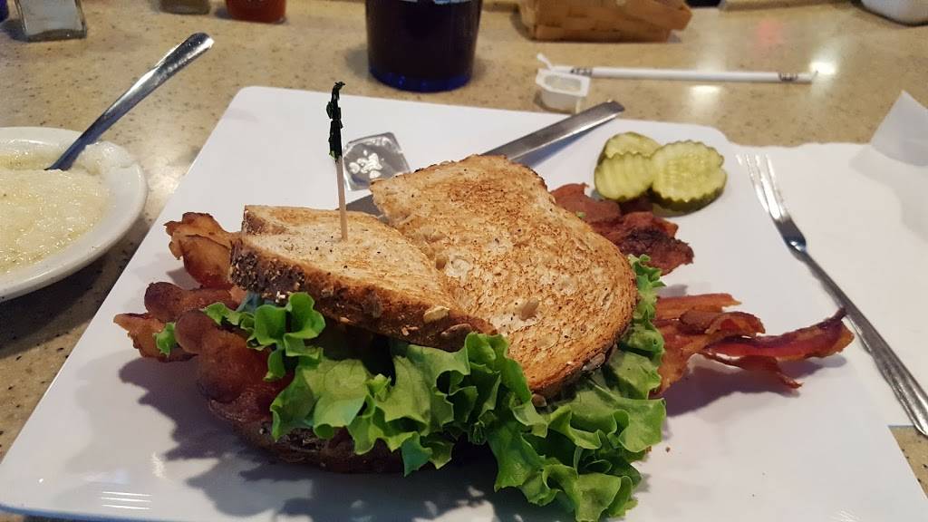 Beach Diner | restaurant | 2006 S 8th St, Fernandina Beach, FL 32034, USA | 9043103750 OR +1 904-310-3750