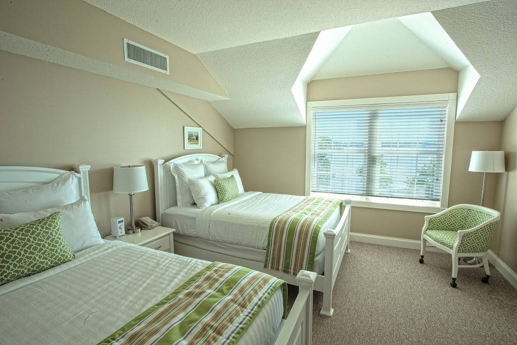 Oakwood Resort | restaurant | 702 E Lake View Rd, Syracuse, IN 46567, USA | 5744577100 OR +1 574-457-7100