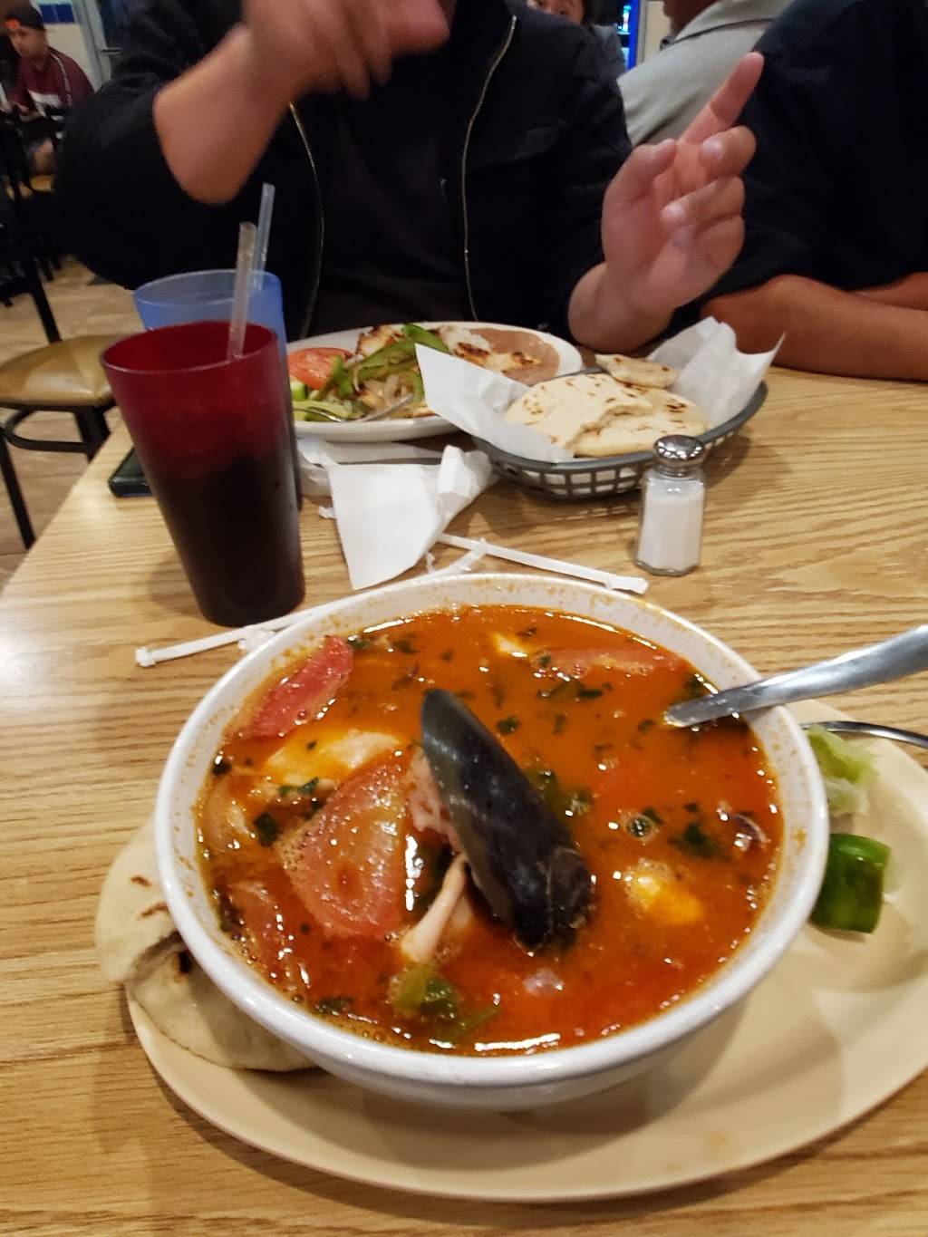 Las Pupusas Restaurant | restaurant | 3111 S Valley View Blvd Q105, Las Vegas, NV 89102, USA | 7022487776 OR +1 702-248-7776