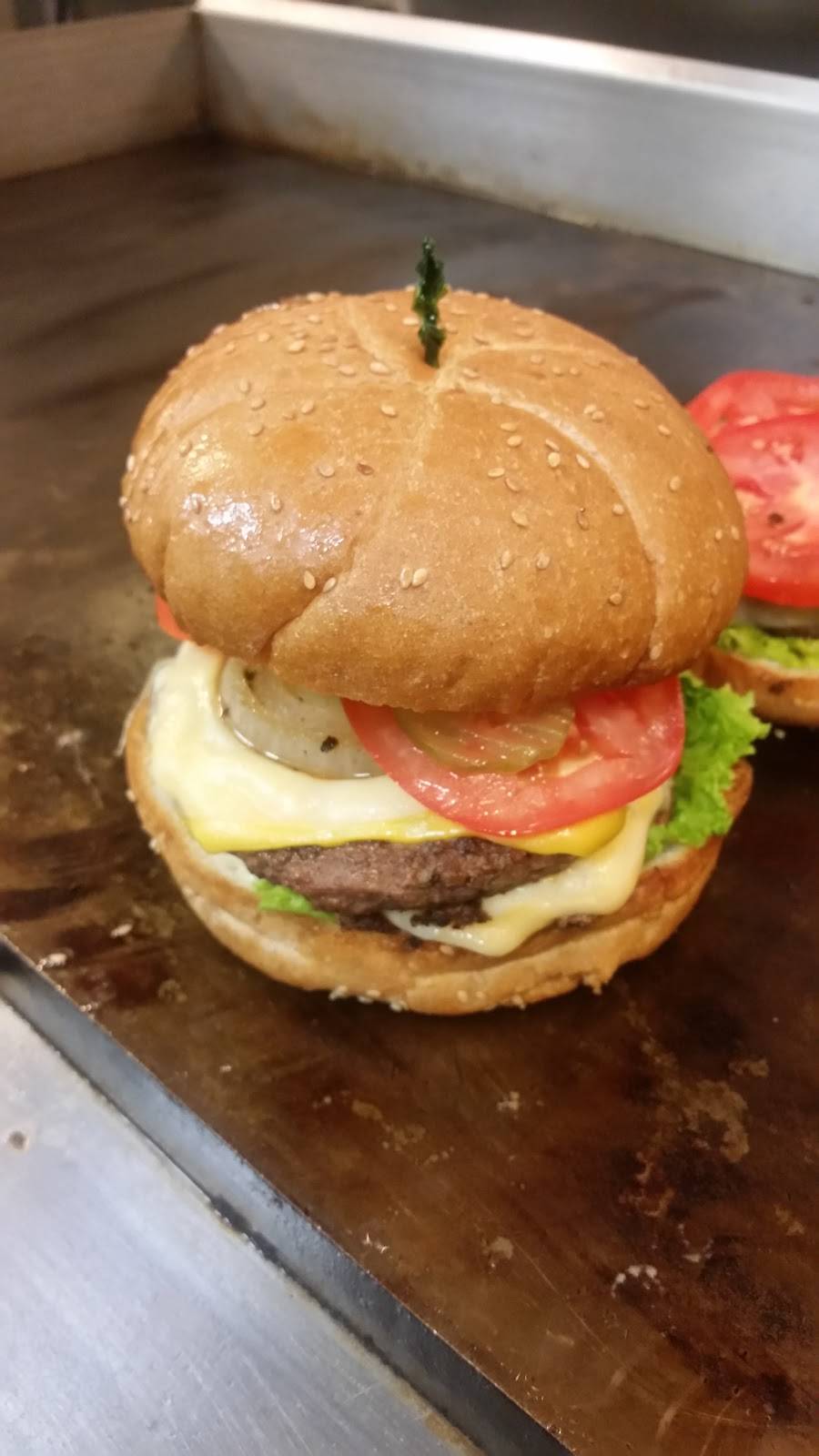 Stallas Greek Grill & Deli | restaurant | 10777 Northwest Fwy, Houston, TX 77092, USA | 7136886238 OR +1 713-688-6238