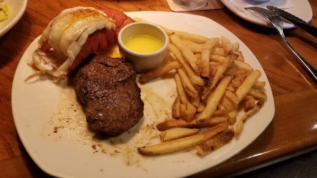Outback Steakhouse | restaurant | 612 Wellwood Ave, Lindenhurst, NY 11757, USA | 6319572600 OR +1 631-957-2600