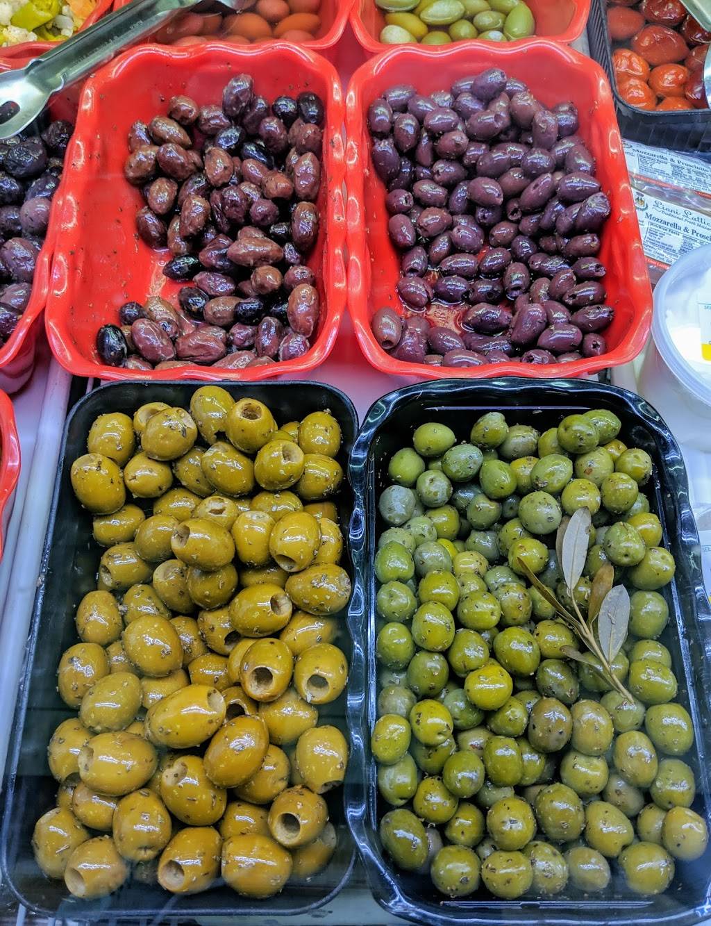 Giacomos Italian Grille | restaurant | 700 Cattell St, Easton, PA 18042, USA | 6104381945 OR +1 610-438-1945