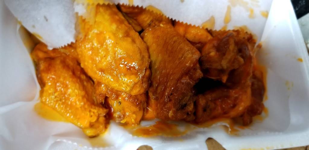 Townline Pizza | restaurant | 1660 Meriden-Waterbury Turnpike, Southington, CT 06489, USA | 8606209399 OR +1 860-620-9399