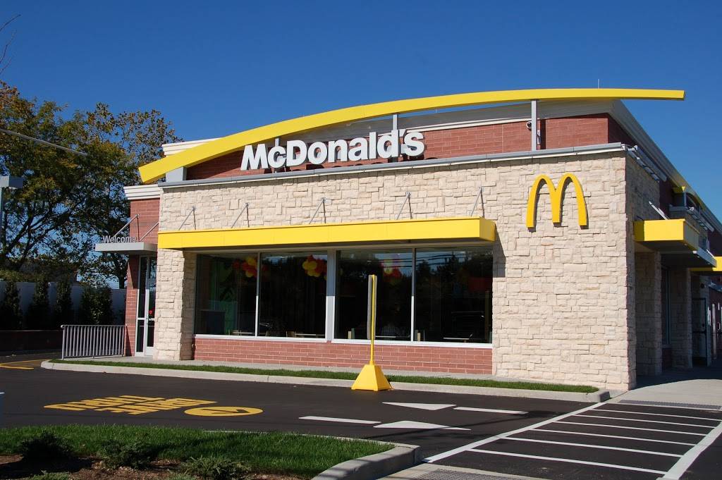 McDonalds | cafe | 655 Fulton St, Farmingdale, NY 11735, USA | 5167528070 OR +1 516-752-8070