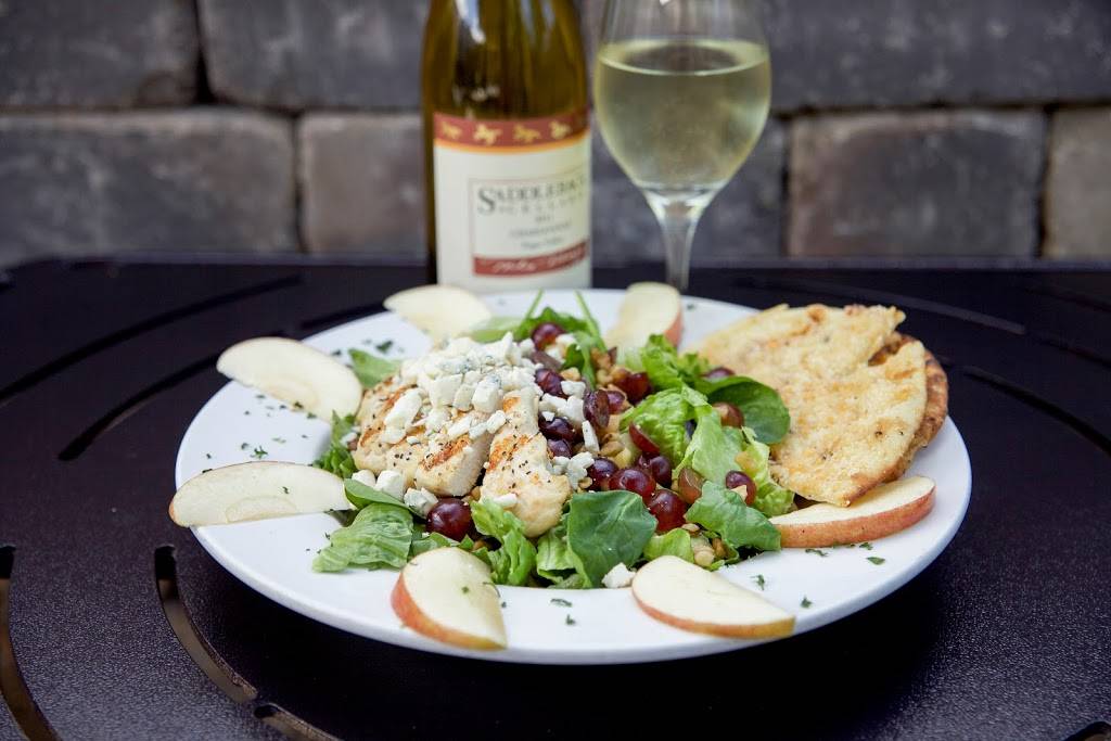 Mattys Bar & Grille | restaurant | 14460 College Ave, Muskego, WI 53150, USA | 4144273838 OR +1 414-427-3838