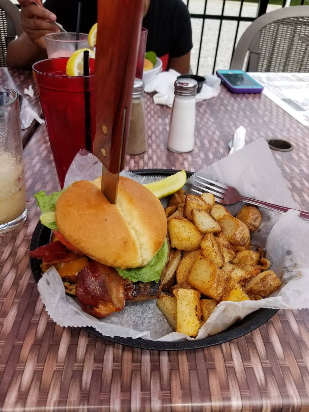 Grovewood Grill | restaurant | 5455 State Rd, Parma, OH 44134, USA | 2169544646 OR +1 216-954-4646