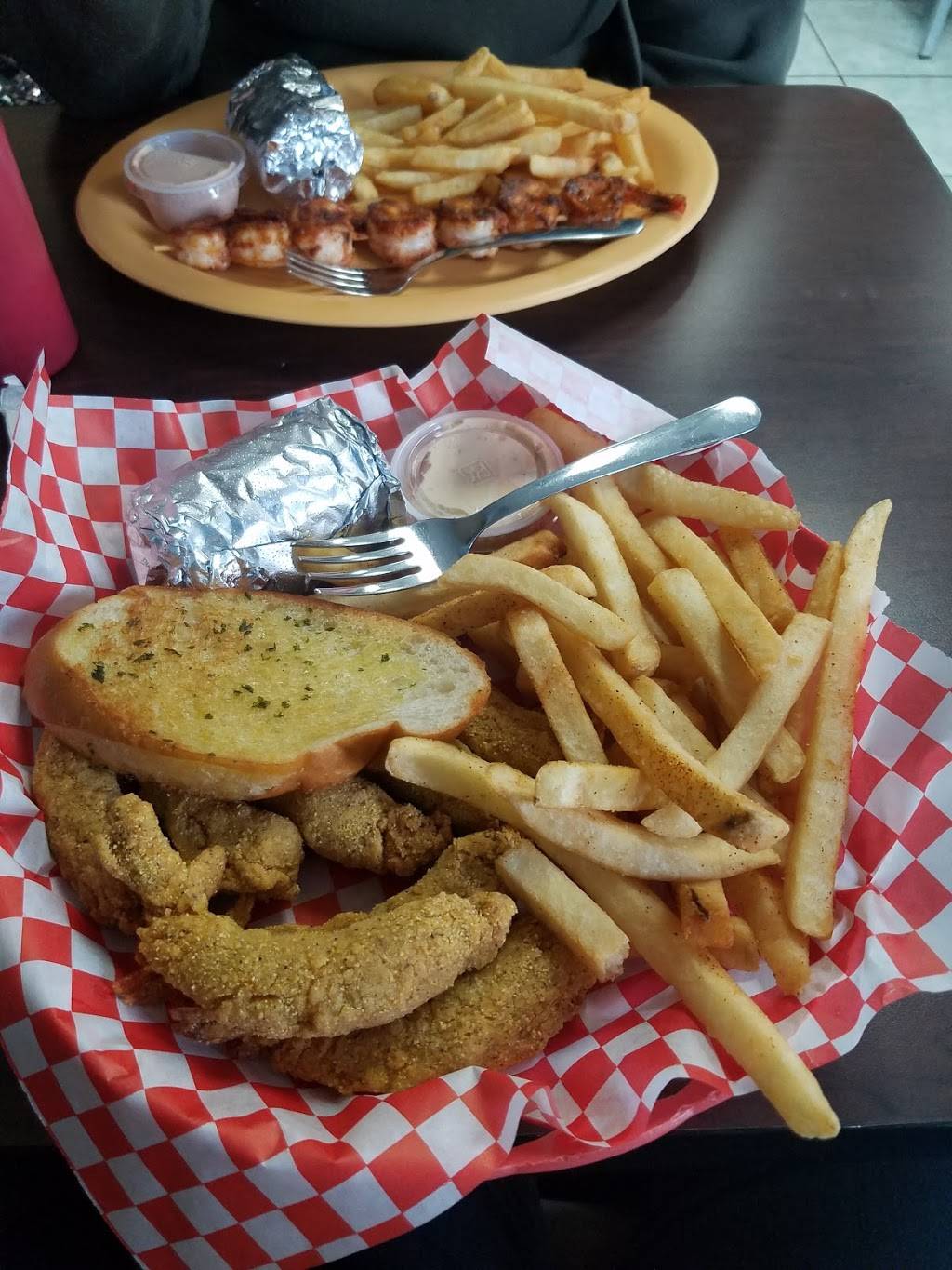 Louisiana Fish House | restaurant | 60 E Crosstimbers St, Houston, TX 77022, USA | 8324911862 OR +1 832-491-1862