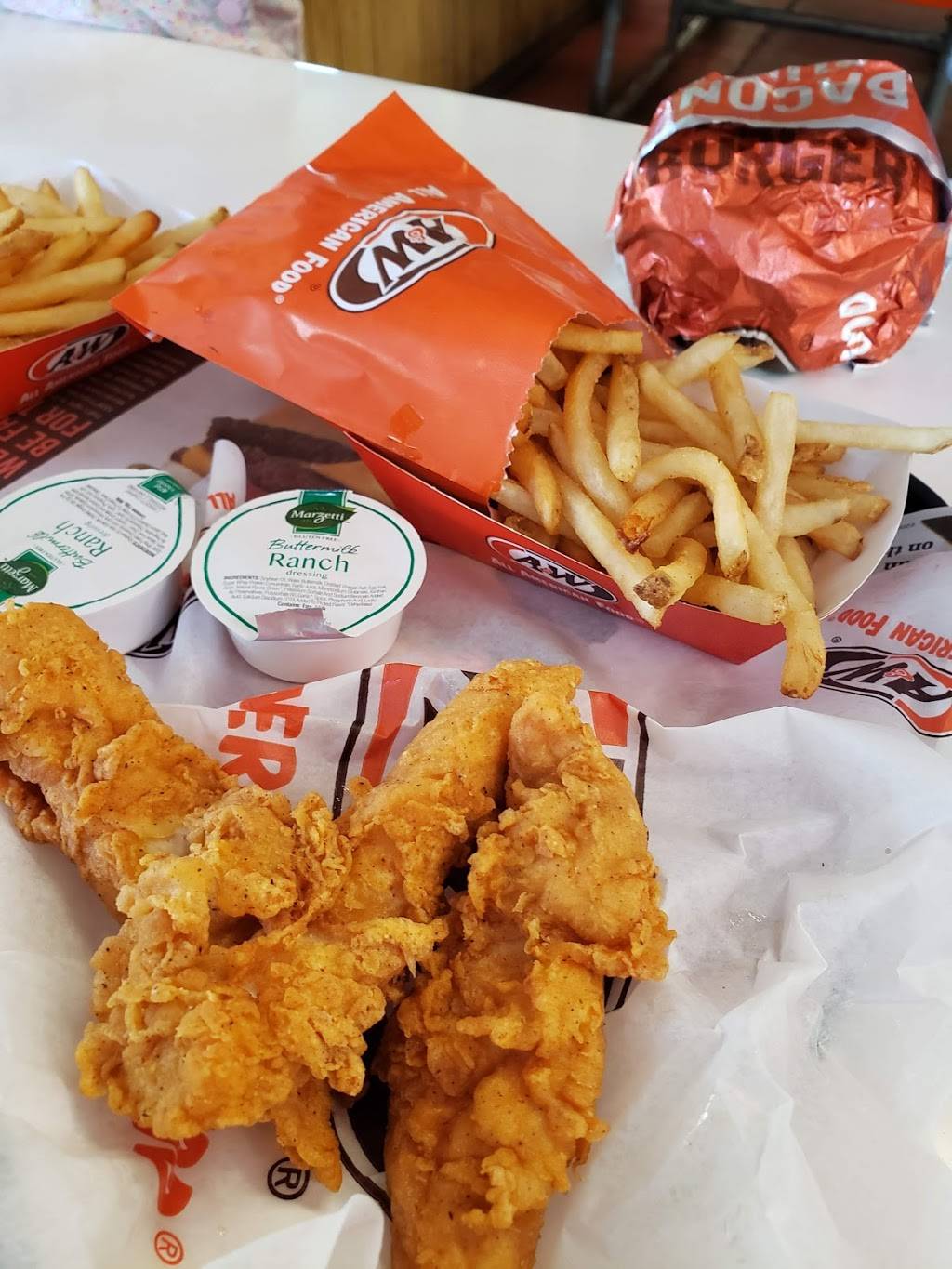 A&W All-American Food | restaurant | 1404 G St, Modesto, CA 95354, USA | 2095227700 OR +1 209-522-7700