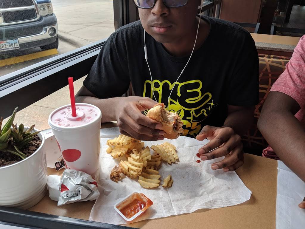 Chick-fil-A | restaurant | 749 W Main St # Fm1171, Lewisville, TX 75067, USA | 9723533000 OR +1 972-353-3000